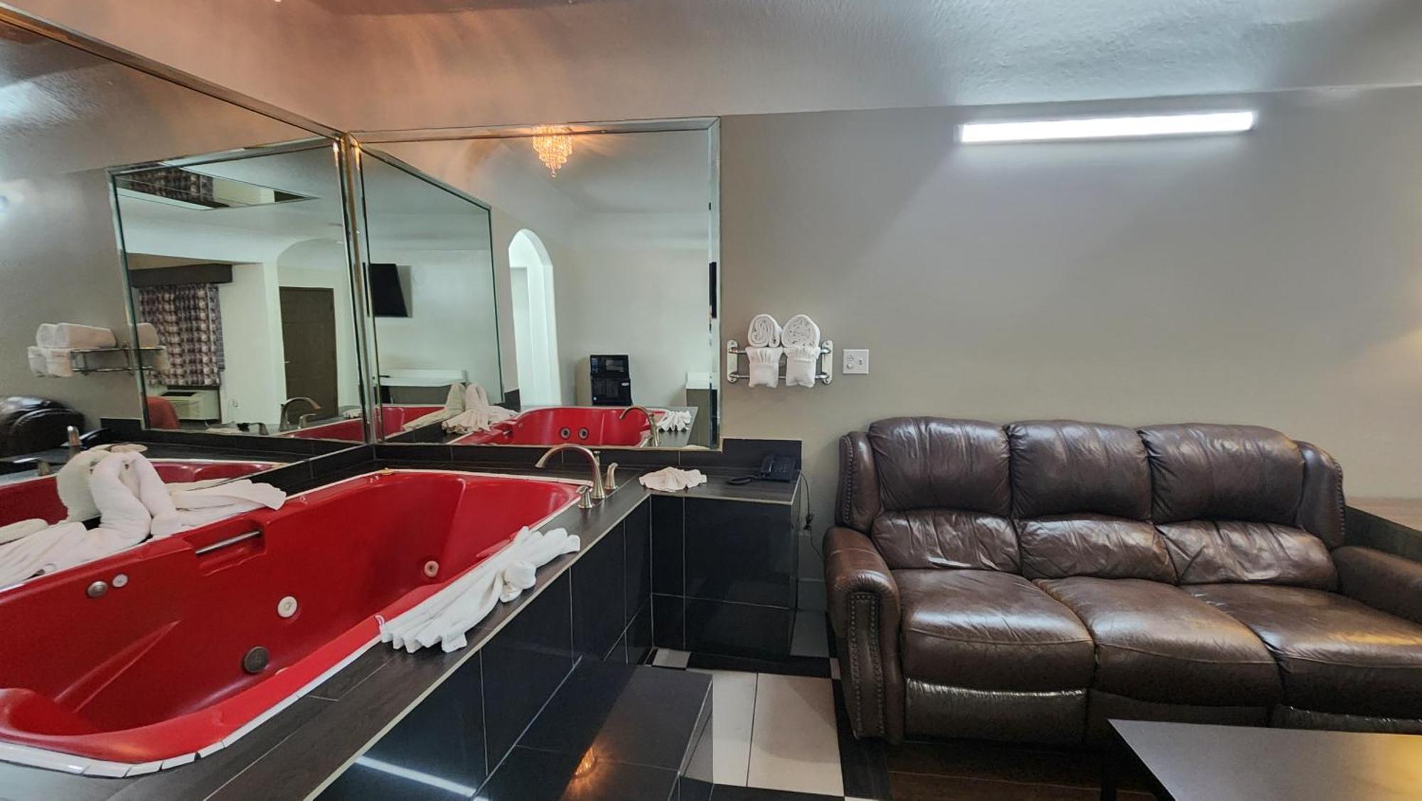 Scottish Inn & Suites Sam Houston Parkway Екстер'єр фото