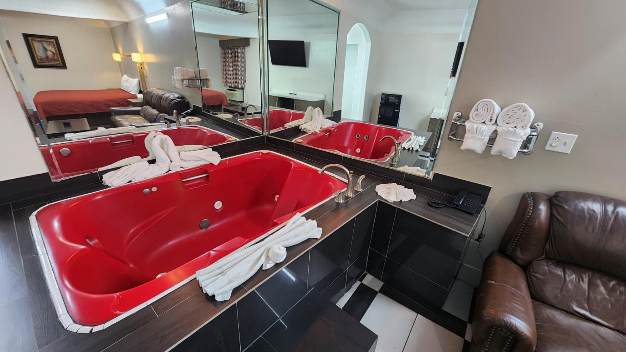 Scottish Inn & Suites Sam Houston Parkway Екстер'єр фото