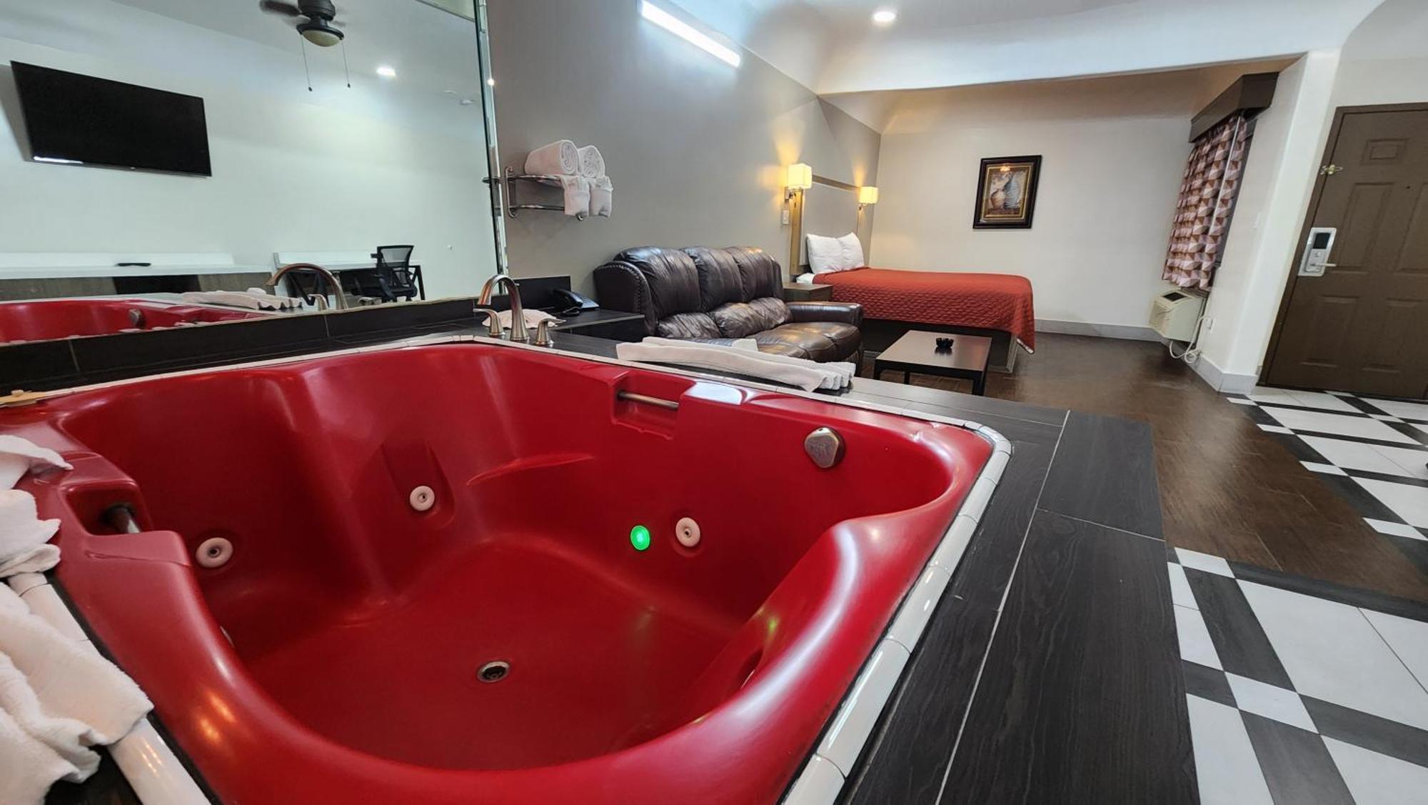 Scottish Inn & Suites Sam Houston Parkway Екстер'єр фото